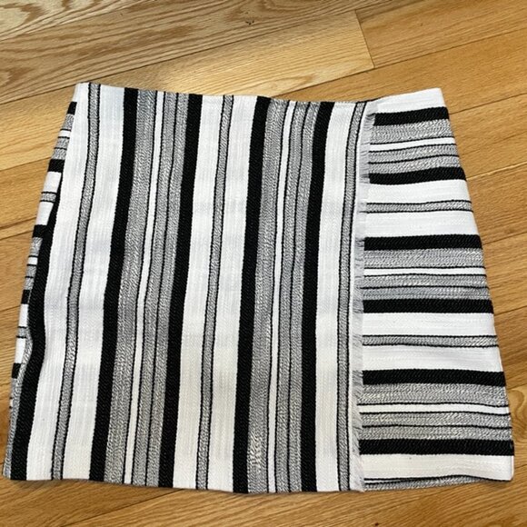 Willow & Thread Black & White Striped Textured Pencil Skirt – Women’s Size 12 - Picture 1 of 7